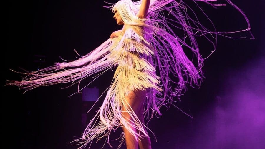 Drag Couenne - Performances in Moving Bling