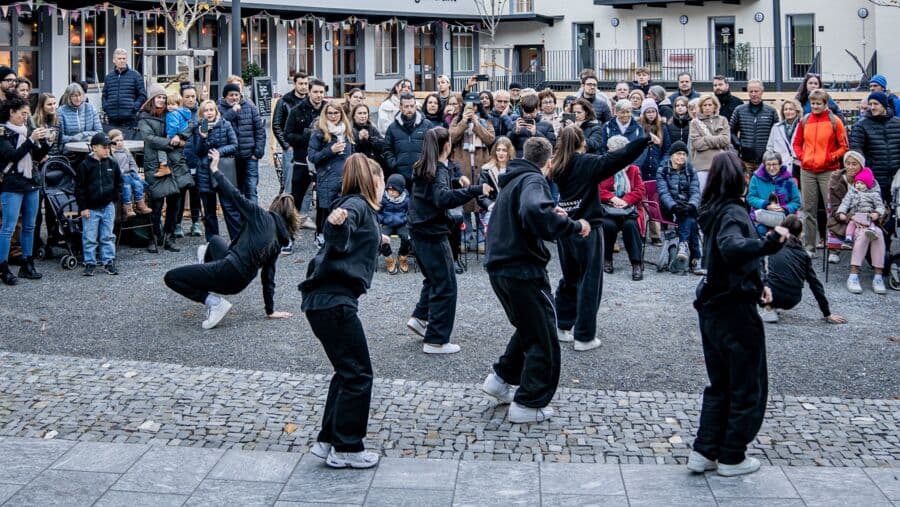 Street Dance im Innenhof